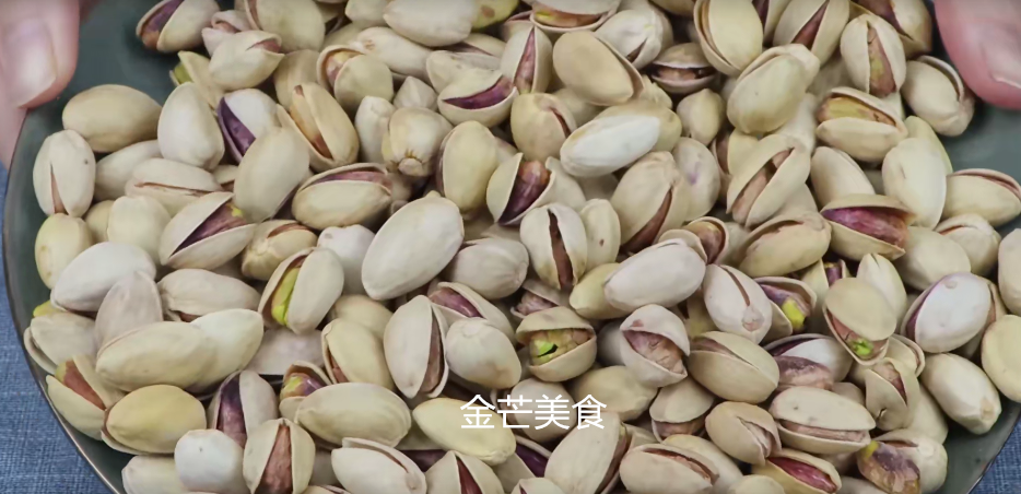 过年备年货，这4种坚果免费送都不想要，内行人从来不吃，别买错