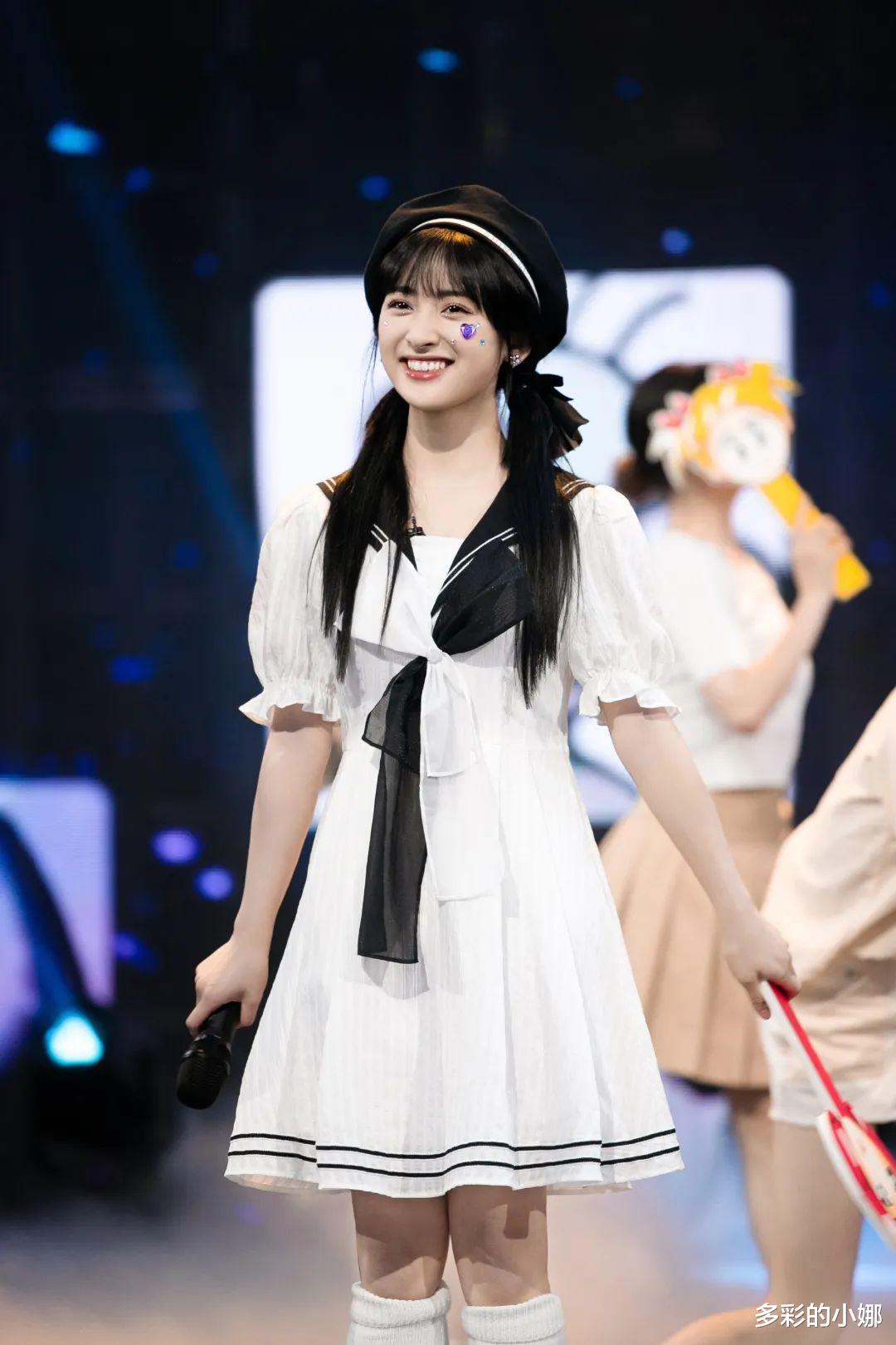 |救命，内娱看不上的沈月，已经火遍越南了！