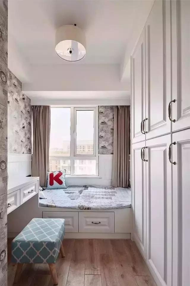 参观同事新房,一进门就看呆了,超喜欢卧室的嵌入式收纳柜