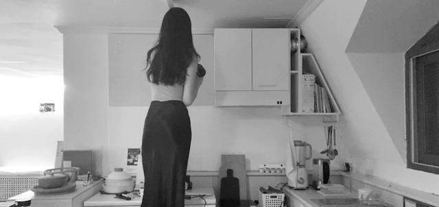 这位韩国女青年,堪称“设计模本”,全屋白墙极干净,圈粉无数!