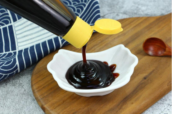 才知道,耗油不能长期放在厨房,小心长满霉菌!给孩子吃看仔细了