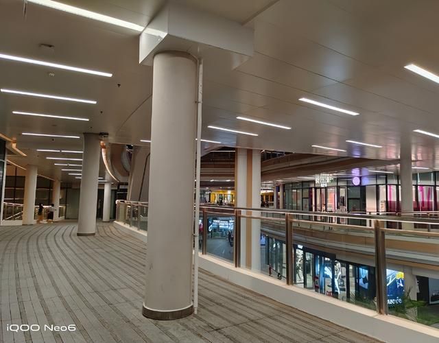 游戏手机|iQOO Neo6深度体验:不是游戏手机胜似游戏手机