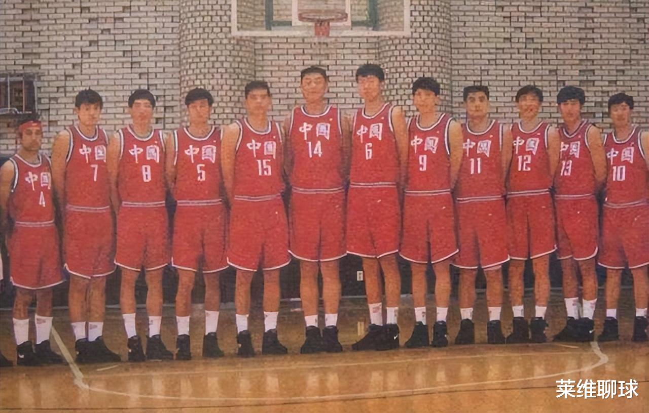 杨毅|第一名嘴杨毅嘲讽NBA裁判，却曝中国篮坛大黑幕！牵出96黄金一代