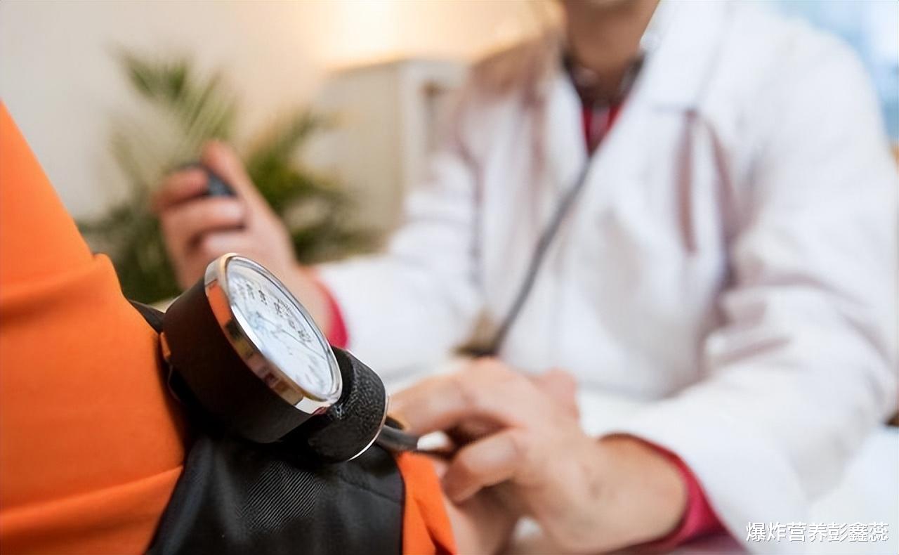 每天冲马桶时,到底要不要盖上盖子?来自央视的实验结果