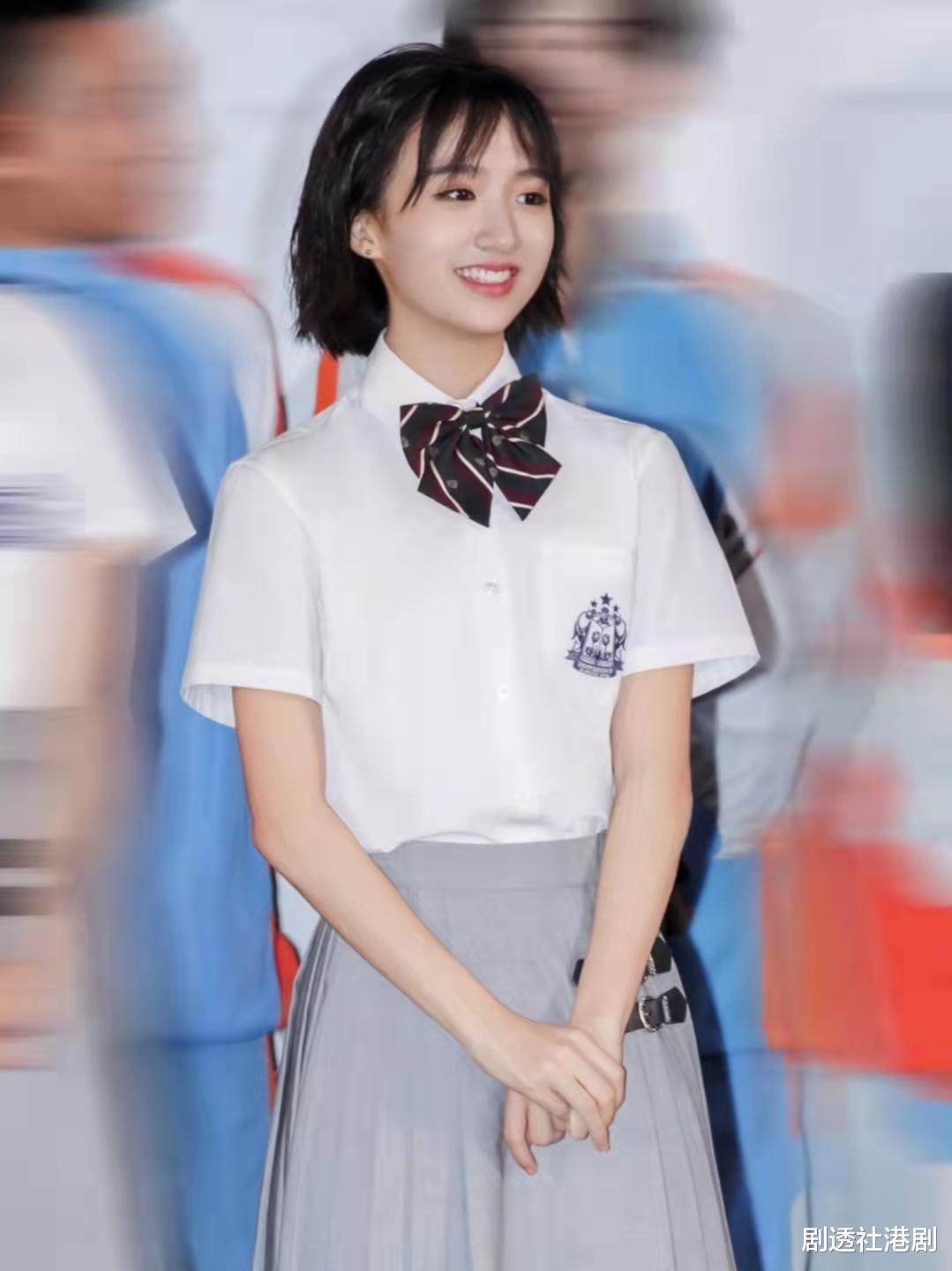 柏安妮|长相出众！港片女神柏安妮女儿首拍广告晒舞技，因甜美清纯获关注