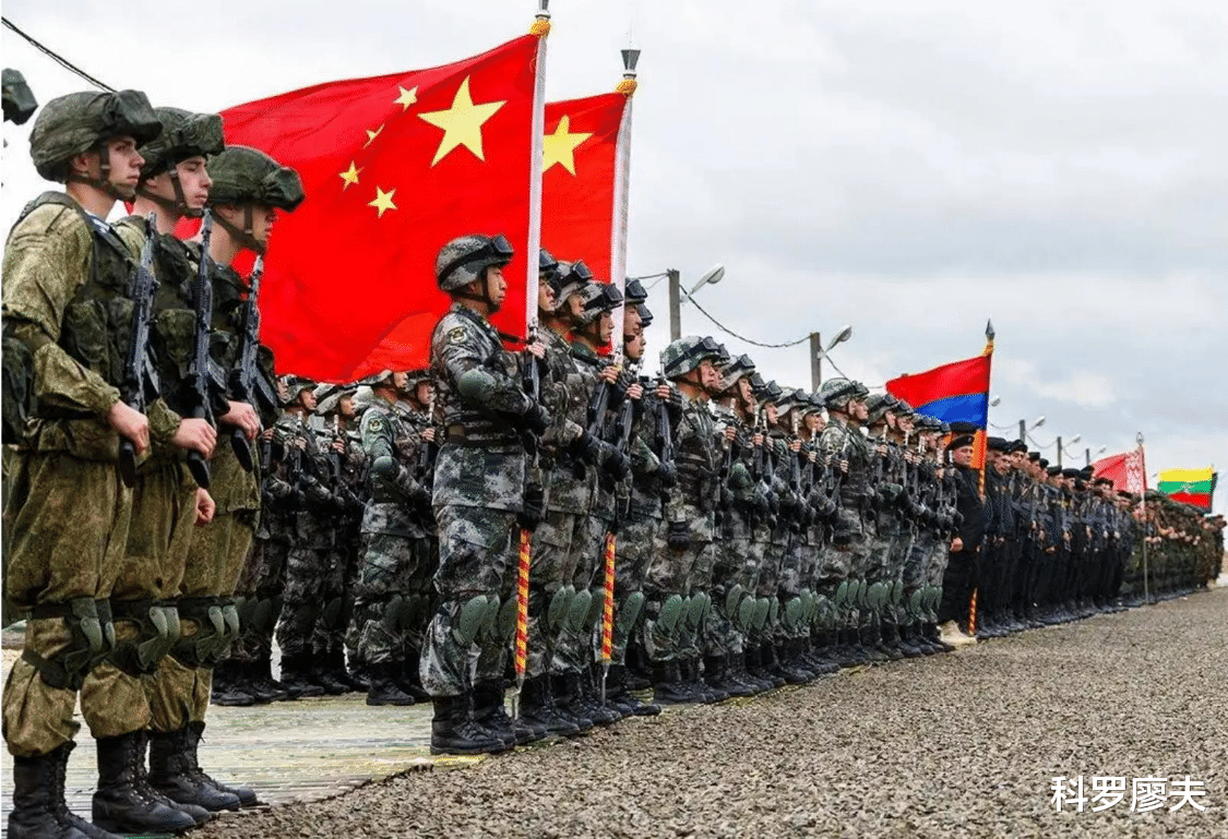 空有百万大军,兵力捉襟见肘,俄军的实战证明,解放军的路走对了