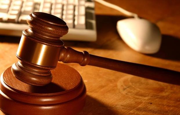 案例青岛一美女做人流被实习医生围观,向医院索赔3万,法院判了