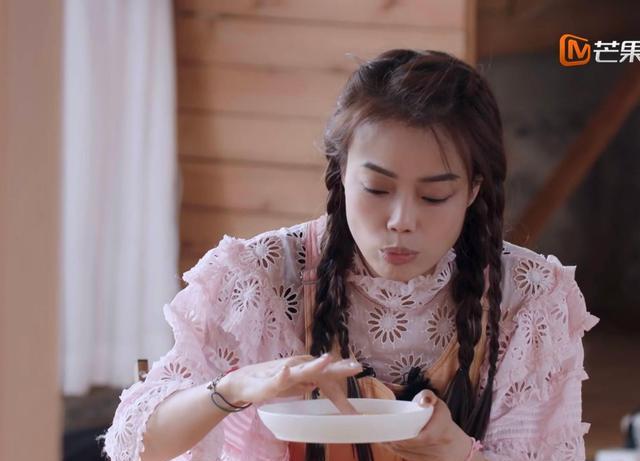 张翰|张翰埋冤以任务换取食物有乞讨感，是矫情还是有底线？