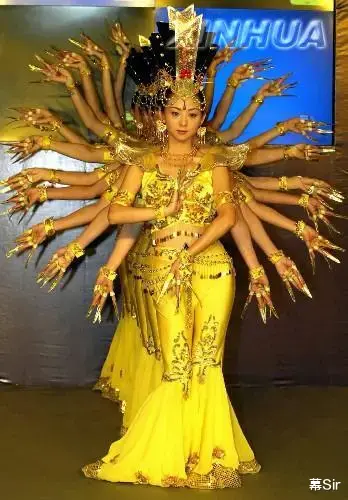 春晚|世界奇迹千手观音:被韩国苦邀四年才答应出演,却险被春晚拒绝?