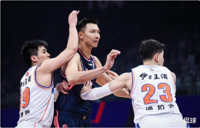 广东男篮|广东爆冷不敌新疆，杜锋任性练兵不得已，两大短板或导致再次连败