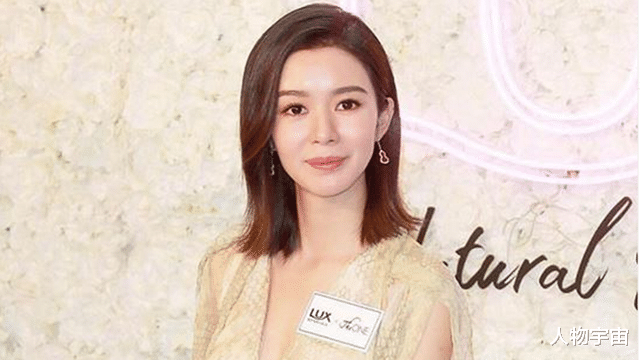 麦明诗|她受力捧时转行，爱秀好身材，高情商回网友，这位10优港姐“有料”