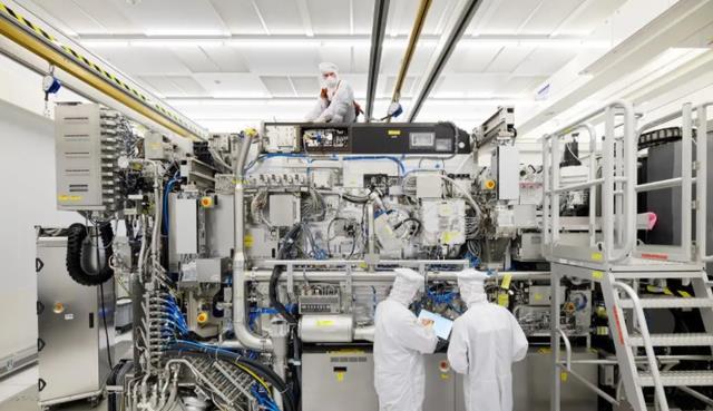 阿斯麦尔|国产芯片传来好消息,事关7nm制程,外媒:难怪ASML坐不住了