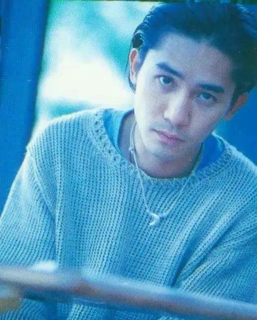 梁朝伟|梁朝伟纪录片揭秘：喝醉酒就给周星驰打电话，让他照顾好自己