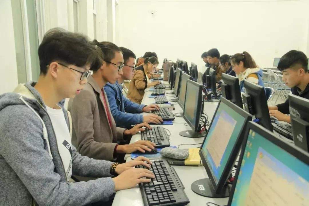 高职|高职计算机专业学生的专业技能培训现状