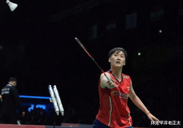 |3-0！中国队2连胜提前晋级8强，陈雨菲险遭爆冷，何冰娇狂轰21-2