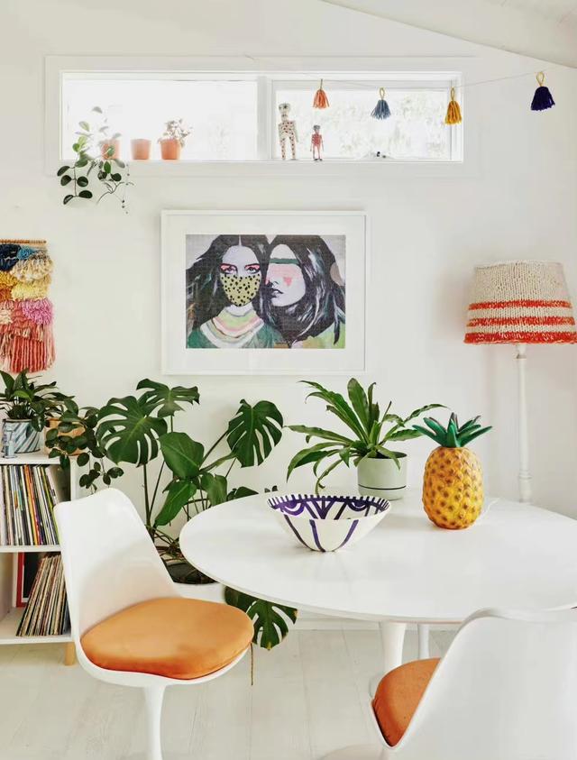 走进艺术家女主的家,不华丽但明艳动人,充满童话色彩,太美好