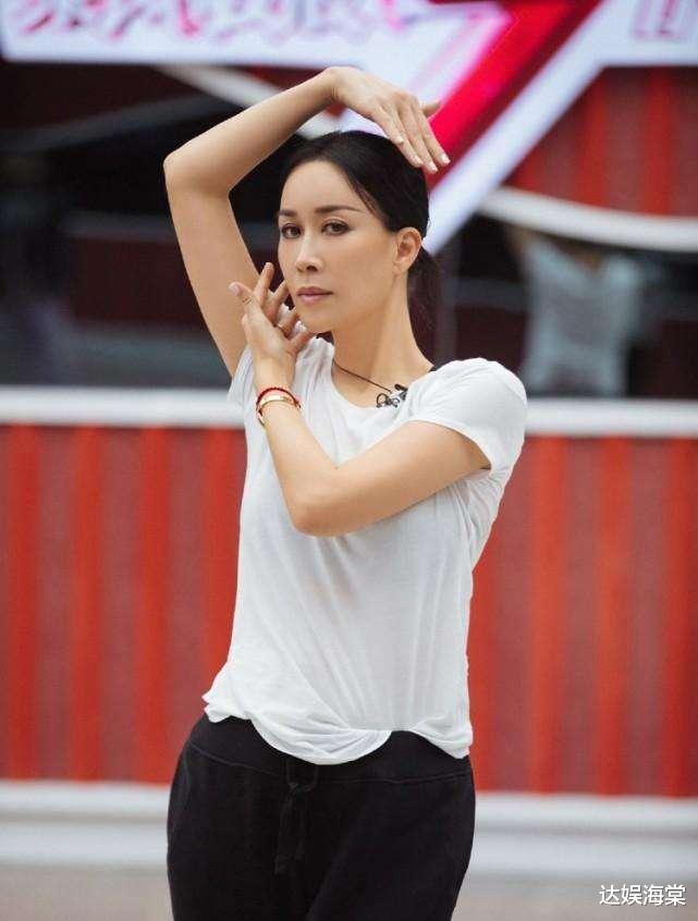 那英|《浪姐3》发布预告,官博悄悄改名,嘉宾阵容引热议,那英回归?