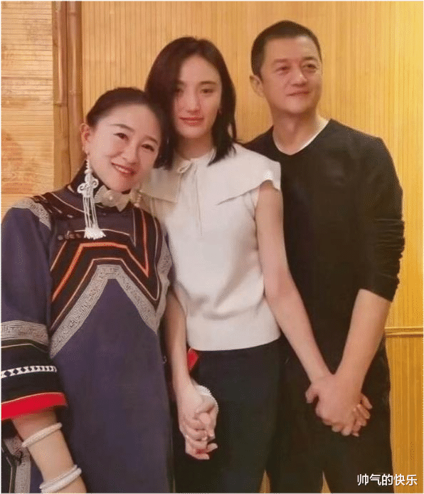 李亚鹏|李亚鹏和小女友海哈金喜疑拍婚纱大片，被曝再婚本尊七字回应