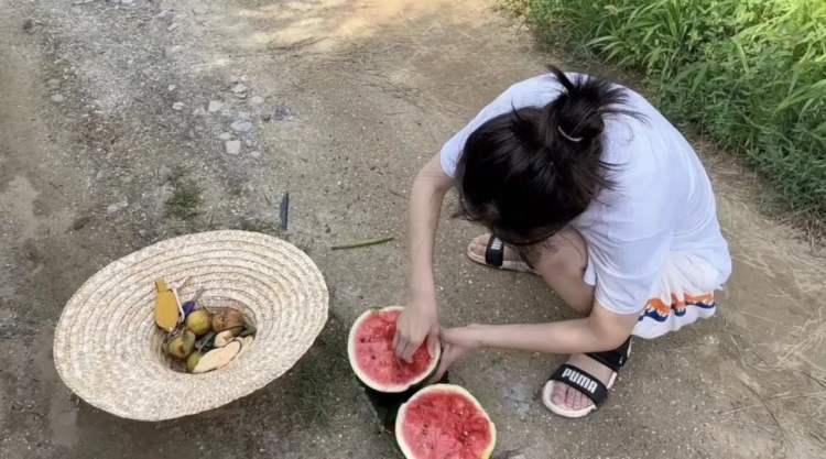 小女子|?5年干垮2家公司?她火出圈了