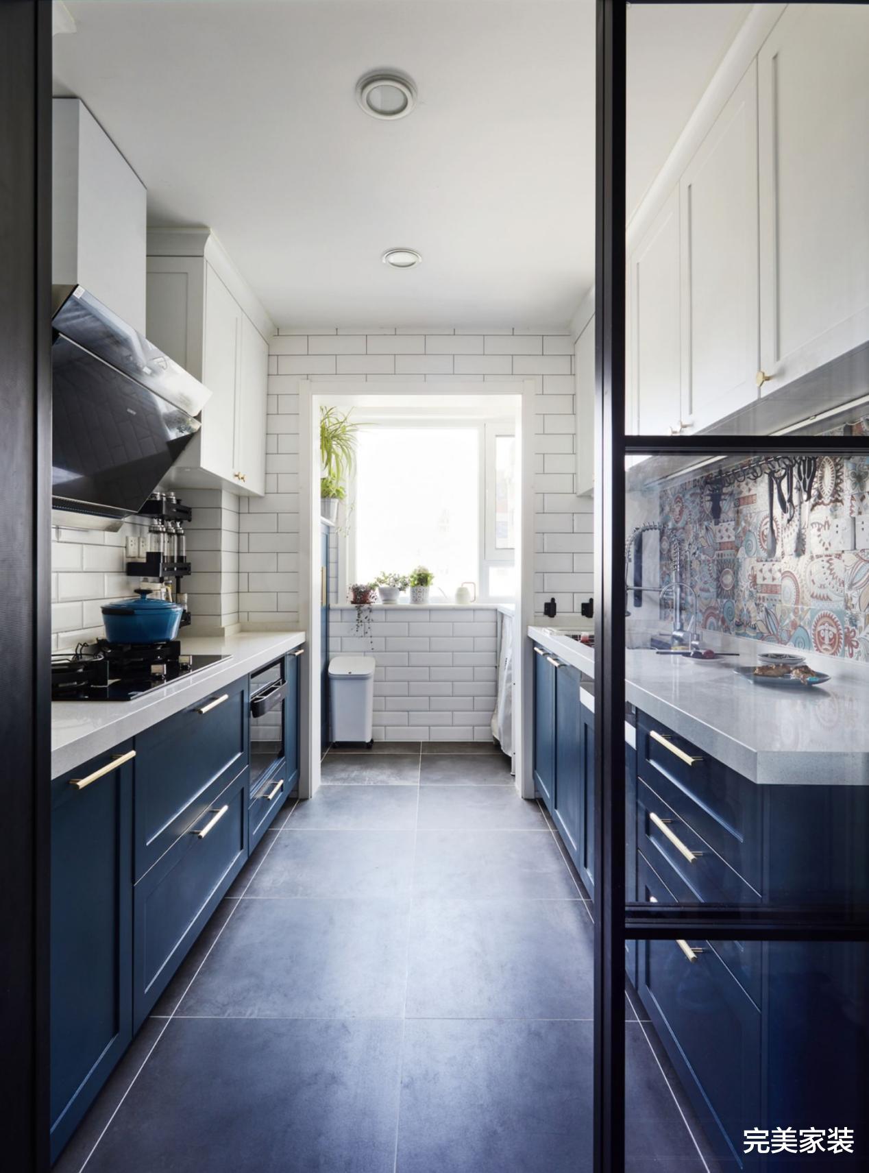 80㎡小户型巧用迷人蓝,看看80后小夫妻的家,装修的太有品味了