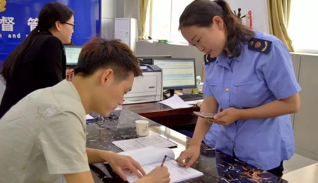 大学|有意向考公务员的学生,这“3大专业”尽量避开,不然会没戏!