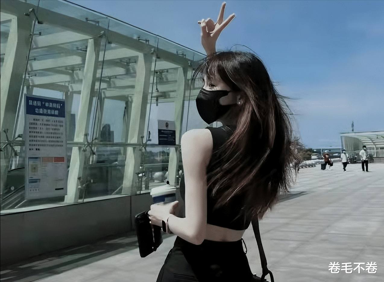 王心凌|39岁王心凌身材有料,娇小爱重训,弹幕:我的眼睛不老实了