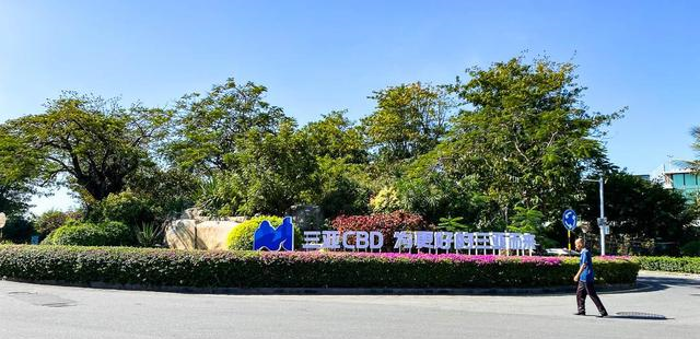 三亚|元旦假期第二天，三亚本地人“逃离”，游客喜欢玩海