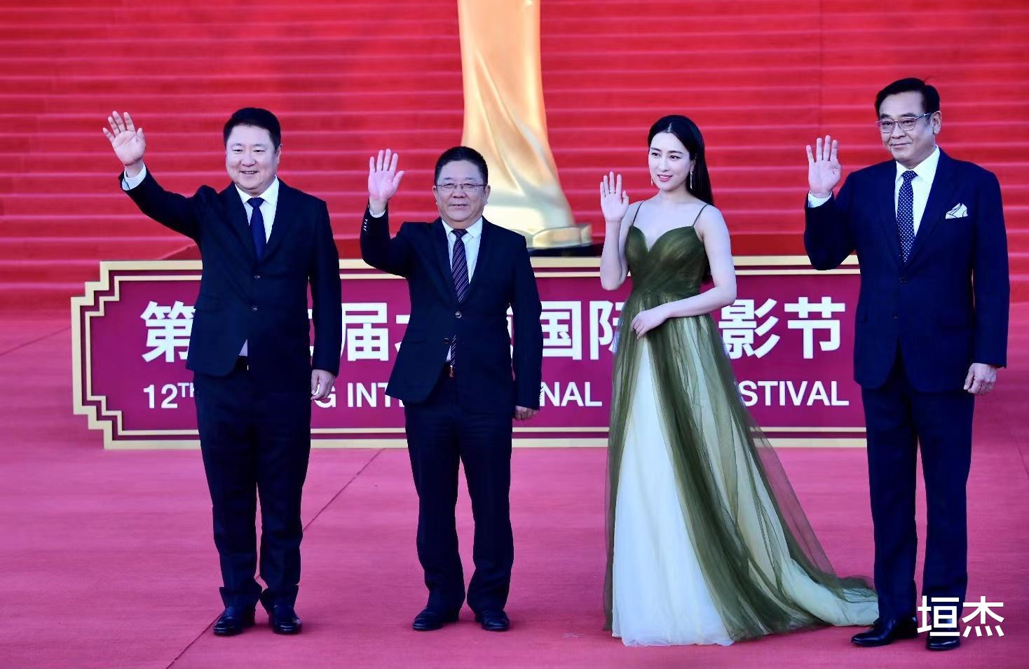 北京电影节|北影节闭幕看点：吴彦姝拿大奖，关晓彤红裙惊艳，靳东的白发动人