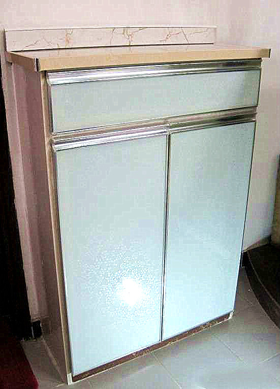 亲戚给我炫耀他家的瓷砖鞋柜，看完自己回家动手也做了一个