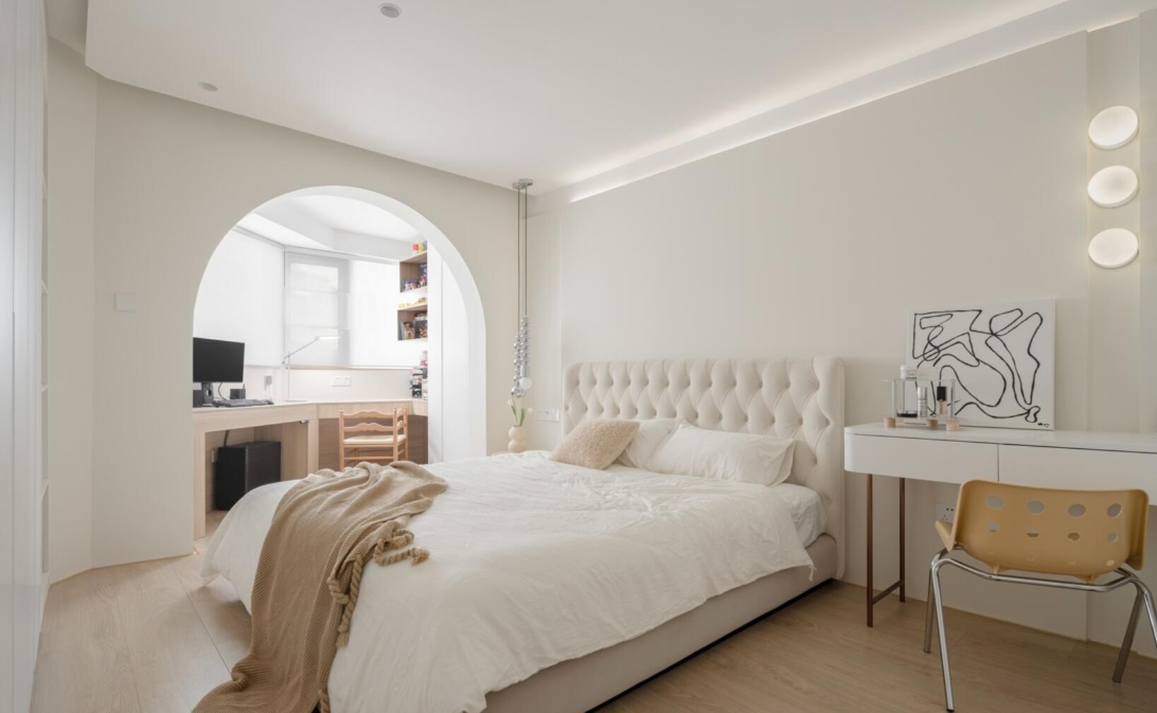 如果家里客厅大,建议做弧形吊顶,看她119㎡家,大气极了