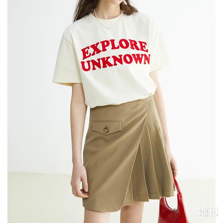 台下天仙，台上葫芦娃，她是得罪「浪姐」造型师了吗？