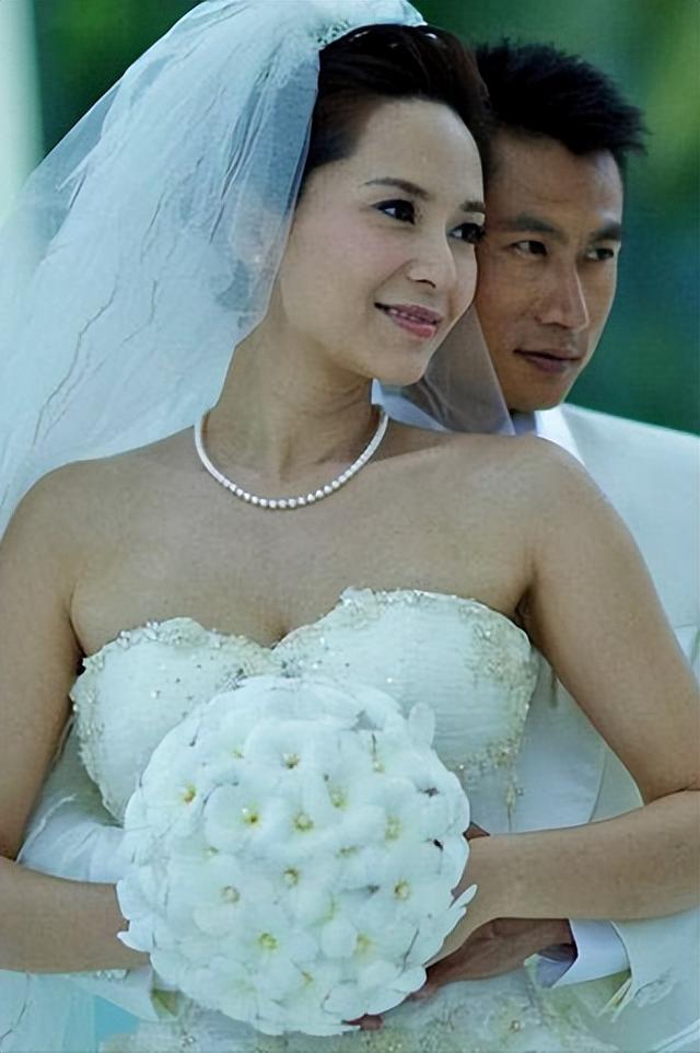 郭羡妮|混血港姐郭羡妮：远嫁河南农村倒贴3套房，被小6岁丈夫宠成公主