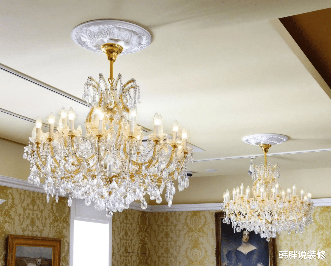 别再盲目跟风网红设计,客厅坚持“6不装”,反而更加美观又实用