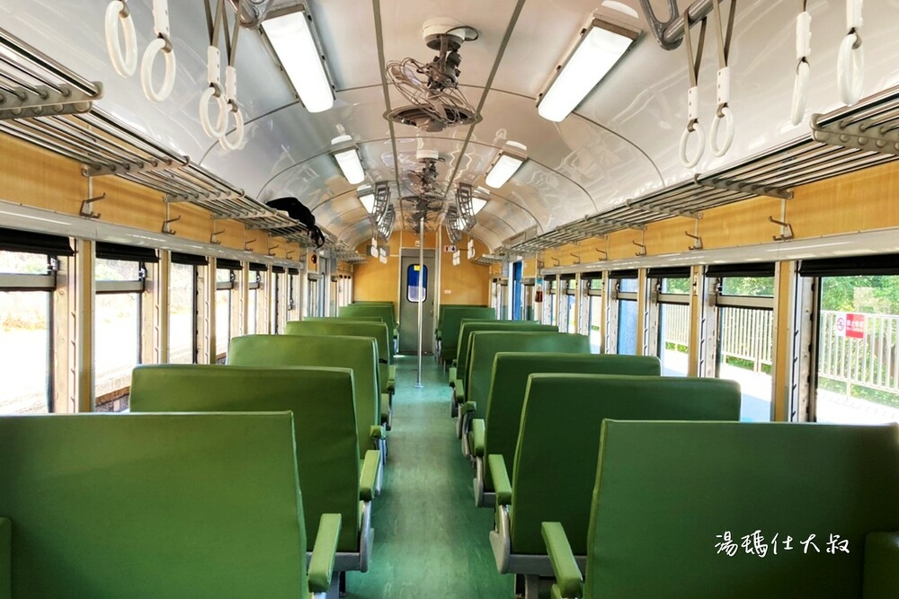 火车|蓝皮解忧号火车FEAT。蓝皮口罩，全台唯一可开窗火车，解忧海景窗！