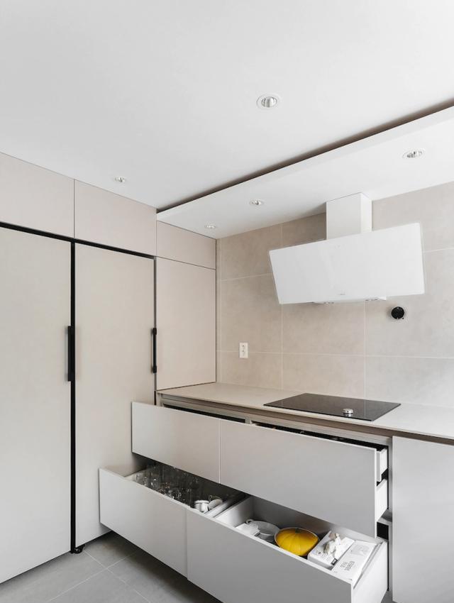 夫妻俩打造的现代简约家,163㎡双主卧,一人一间分房睡,真香