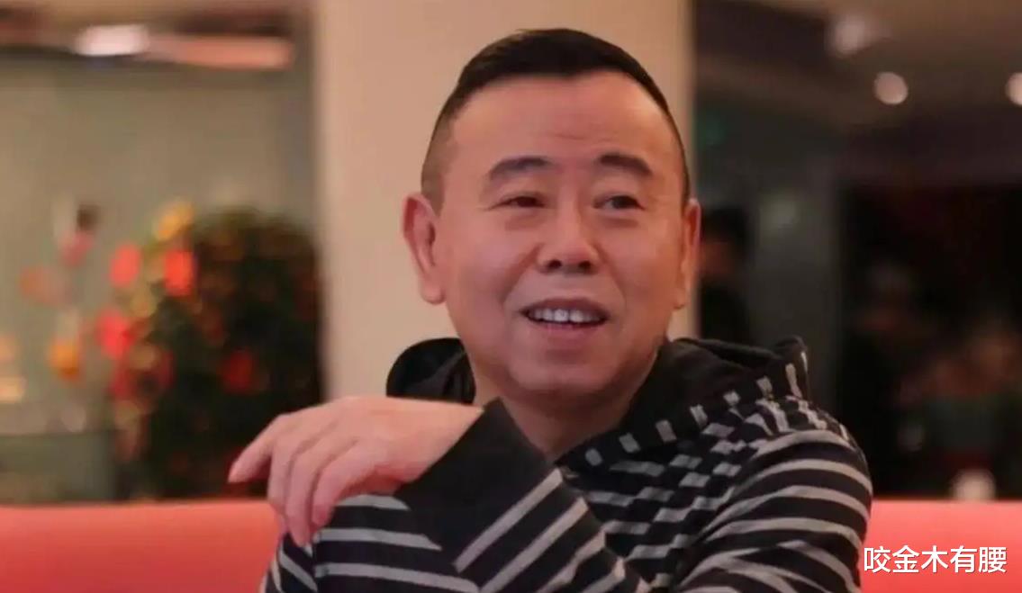 亚马逊|65岁潘长江在家生火烤全羊，神采奕奕精神头饱满，表情搞怪又幽默