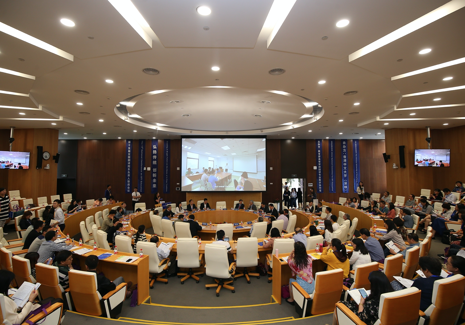 |二本“文科女生”适合的6类专业，相对比较靠谱，好好学找工作不难