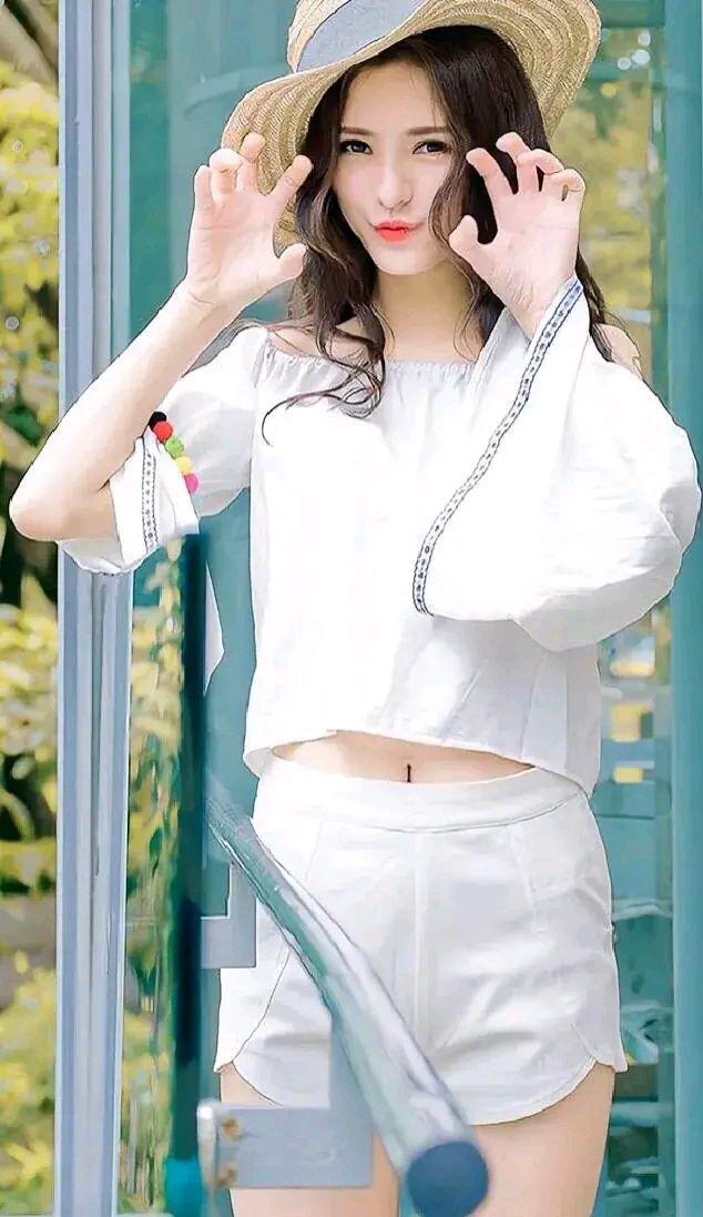 张予曦|张予曦甜美俏皮,眉目如画,性感动人