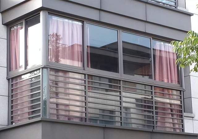 为什么很多家庭坚持“封阳台”,这4大优点,让人难以拒绝