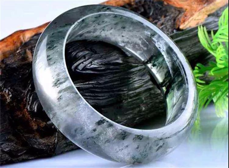 翡翠|黑色玉石怎么辨，和墨翠一比就知道