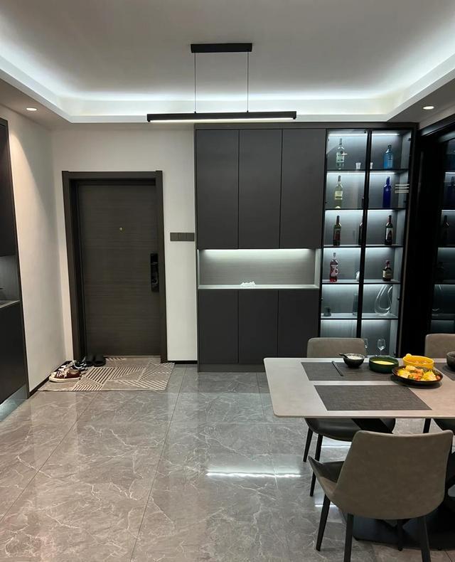 年轻夫妇,拒绝“过度装修”,把128小家装得堪称收纳教科书