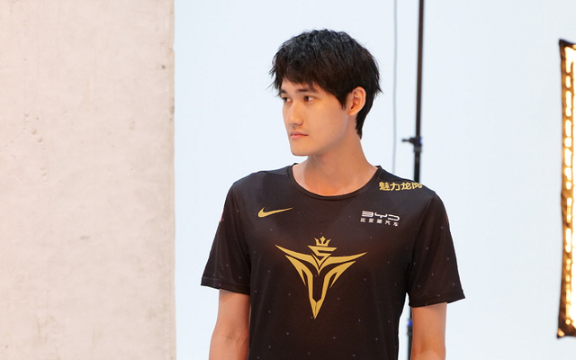 karsa|阿水邀请肉鸡来双排,却惨遭Rookie拒绝?只因有Karsa这条大腿