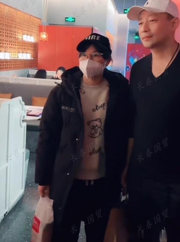 孙悟空|汪小菲与女粉丝亲密合影,毫无架子被赞为“国民老公”