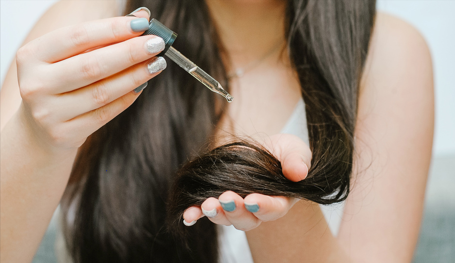 护理 头发烫焦了又不想剪，如何补救？用这种方法，可以改善焦发状态