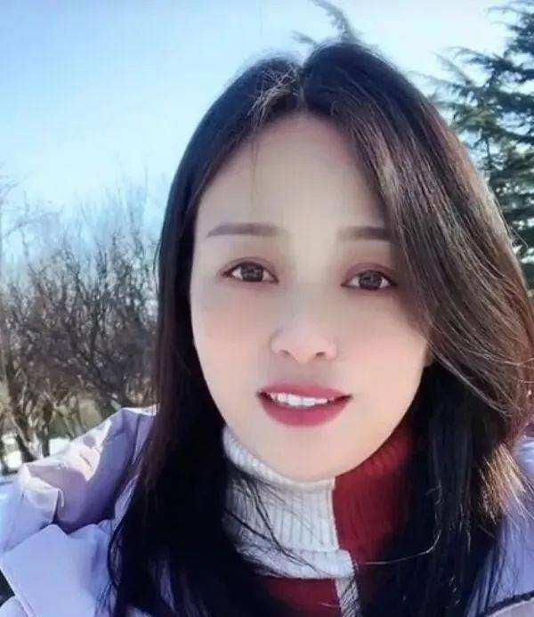 护肤品 女人到了四五十岁,这5样护肤品能不用就不用,省钱了皮肤也好了
