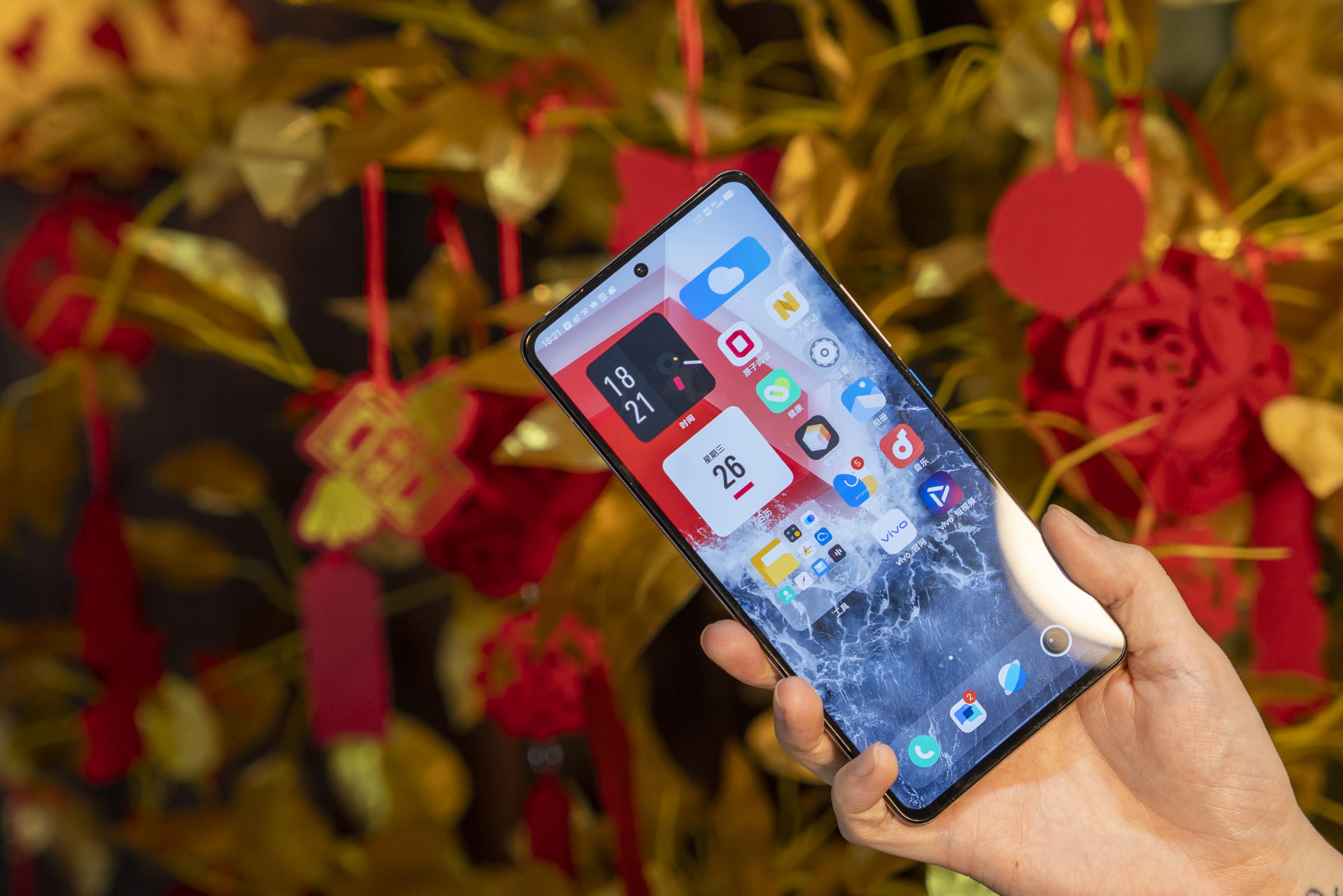 iqoo|iQOO 9搭载旗舰双芯，全新操控体验造就畅爽游戏体验