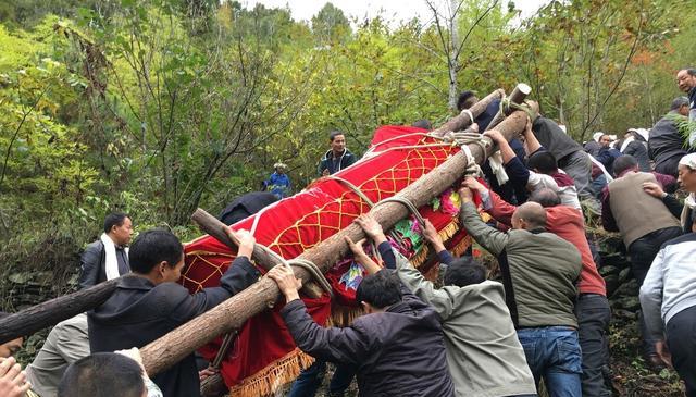 |农村地区迎来“改革”:土葬火葬选哪个?或将不允许翻修自住房?