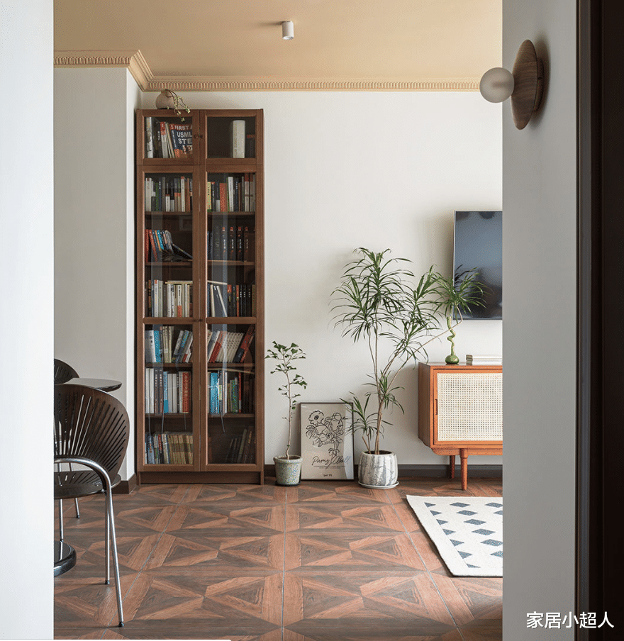 50平老破小房子,建一堵隐形收纳墙,显大两倍