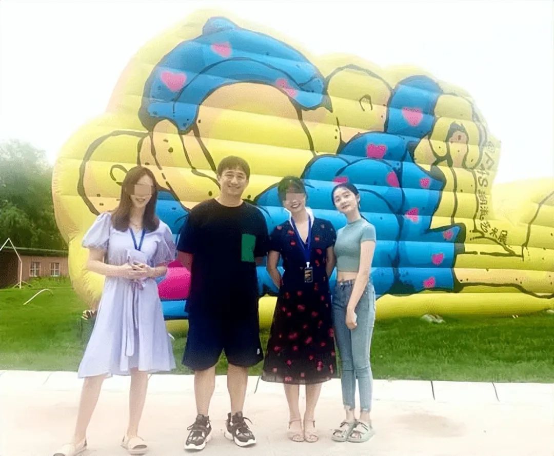 黄多多发育真好！穿露脐装又甜又欲，才16岁身高1米7似孙莉翻版