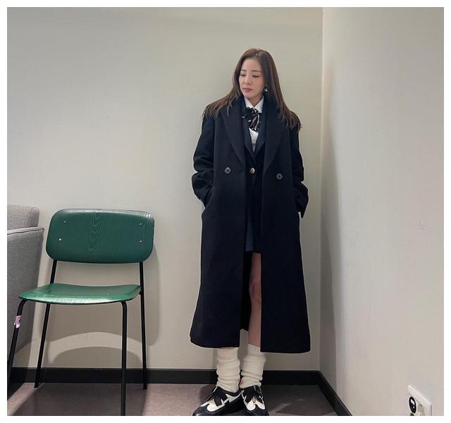 朴山多拉|“童颜”朴山多拉，38岁穿校服也不违和，37公斤骨感身材像孩子？